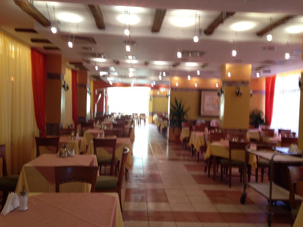 Kiparisite Hotel Pantai Sunny Luaran gambar
